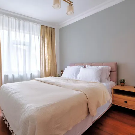 Flat W Balcony 8 Min To Kadikoy Square Daire İstanbul